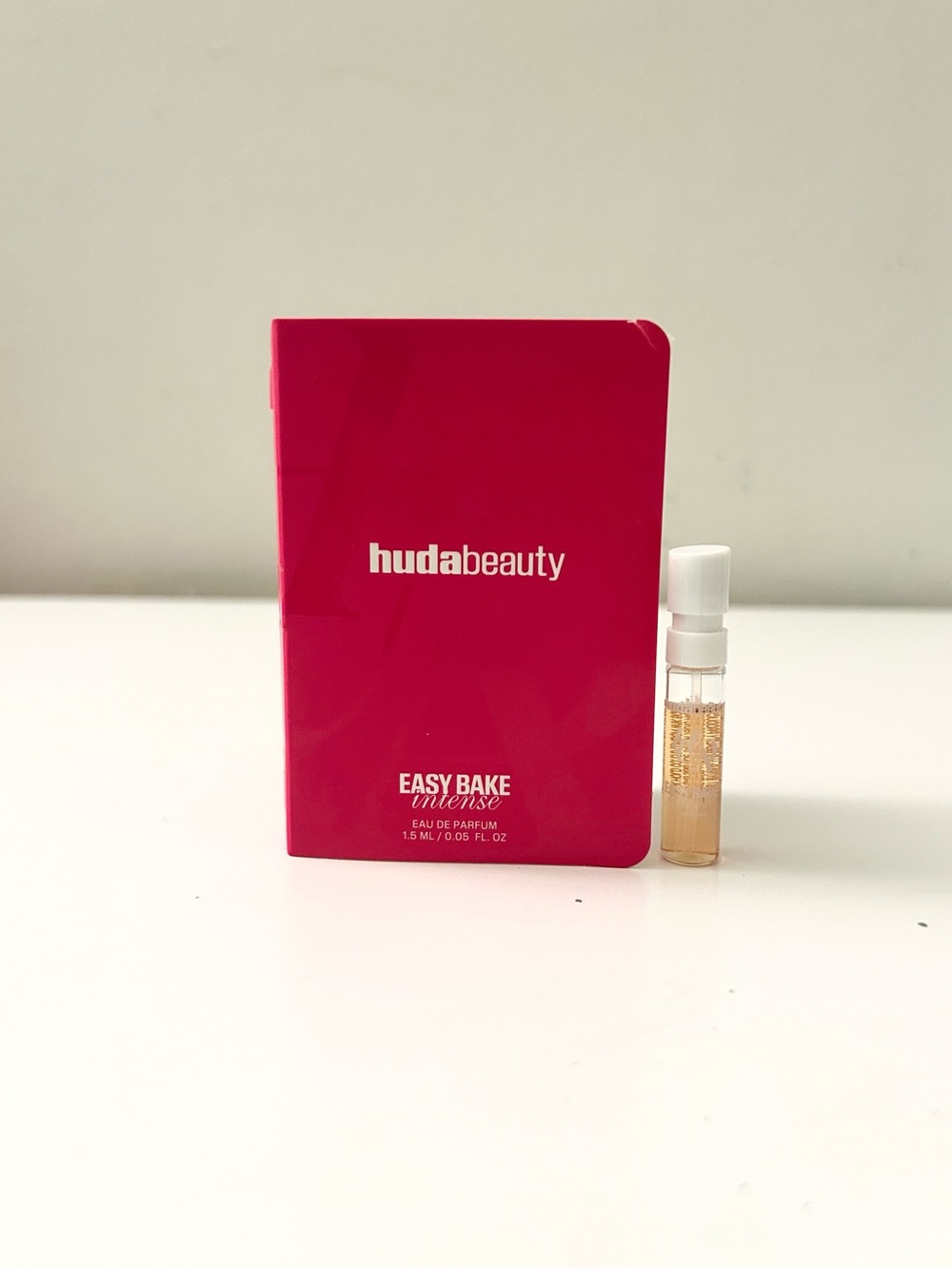 🌸HUDA BEAUTY Easy Bake Intense EDP Vial Spray Sample 1.5 mL